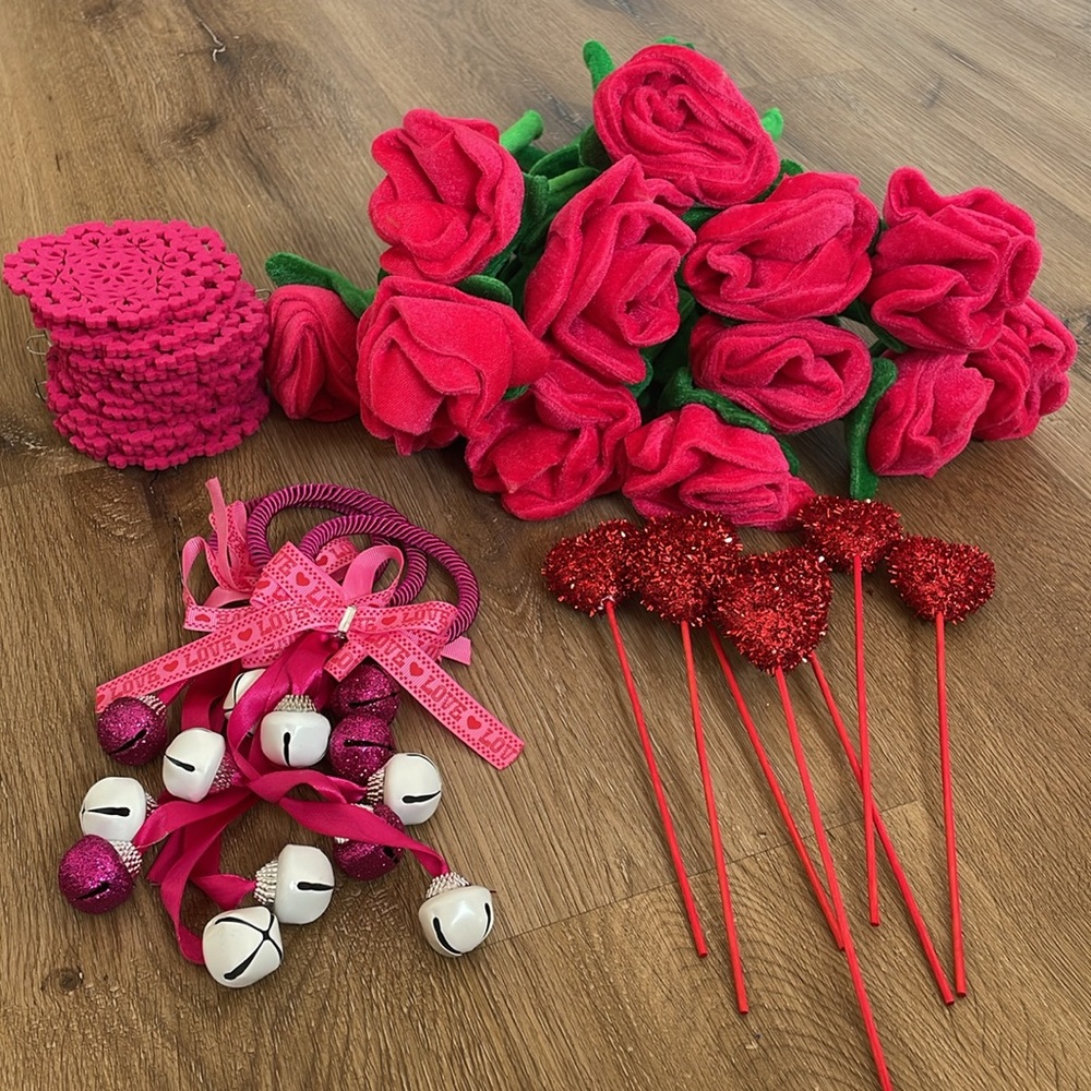 Valentine’s Day Decoration Pack – Romantic & Festive Décor! ❤️🌹